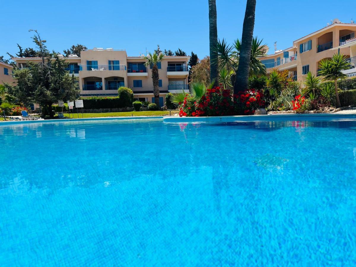 Golden Palms Paradise Garden Paphos Exteriör bild