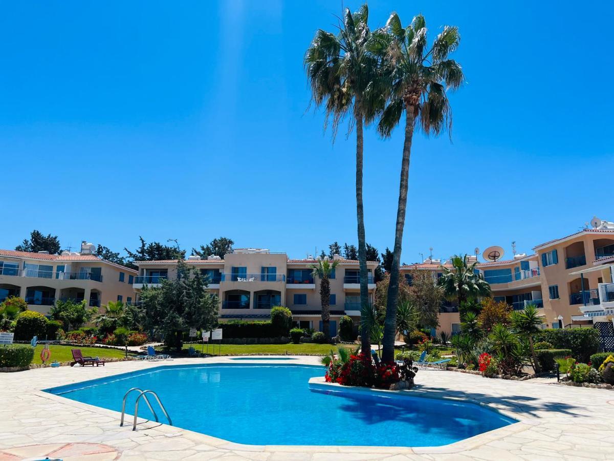 Golden Palms Paradise Garden Paphos Exteriör bild